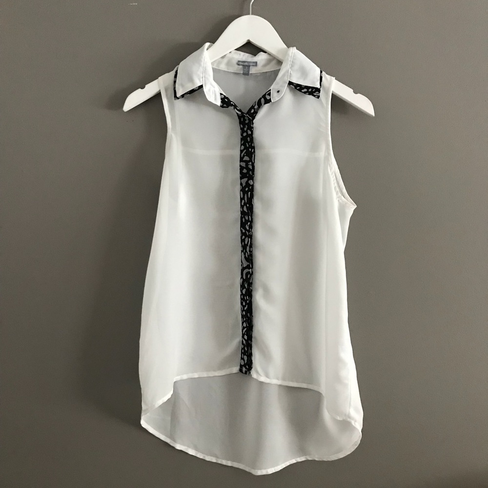 Sleeveless button front sheer hi-low top